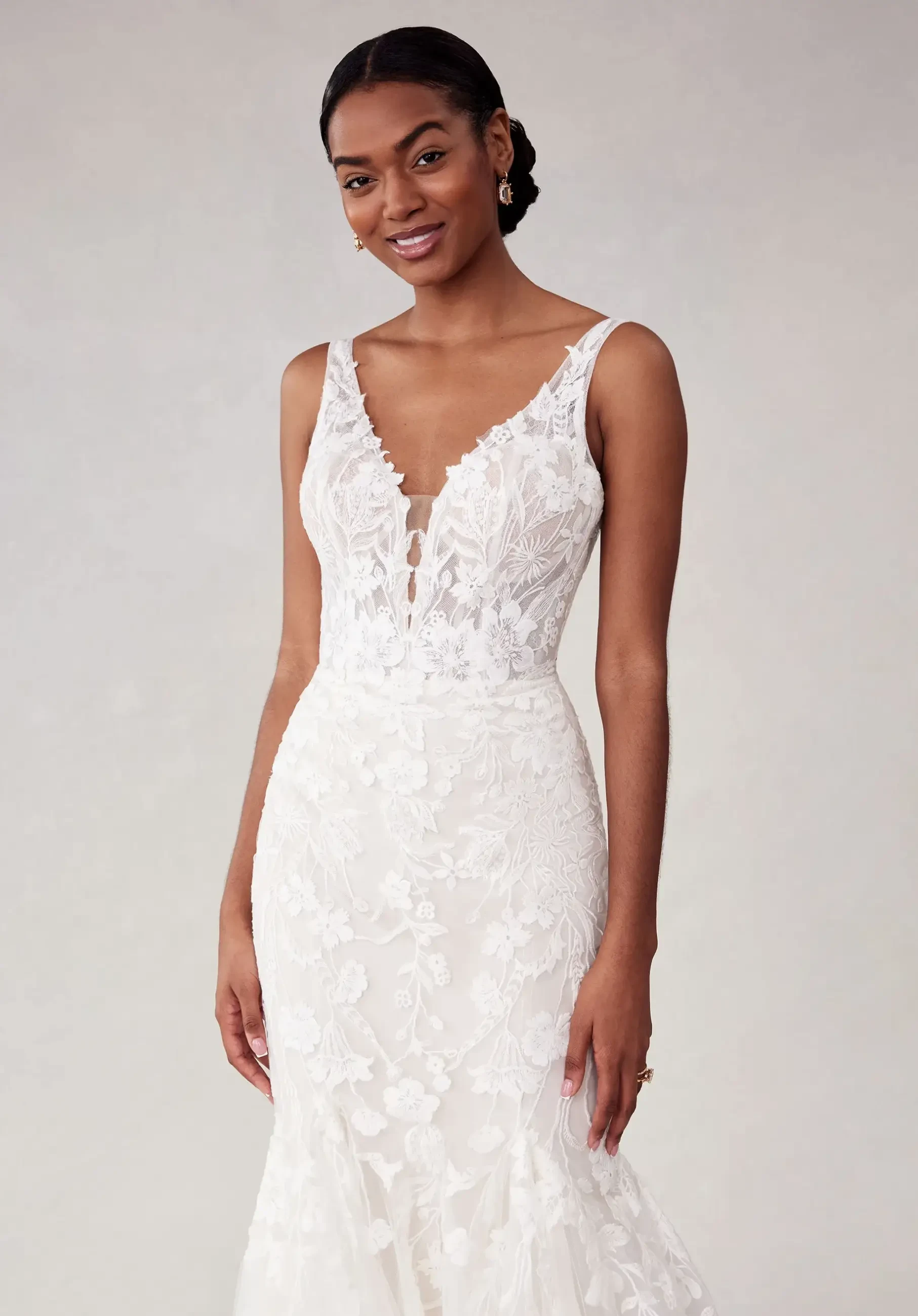 How to Choose the Perfect Wedding Dress for Your Body Type Image